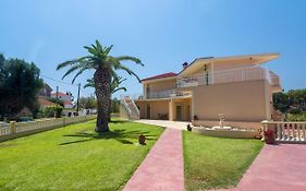 Makis Studios By La Skala Vista